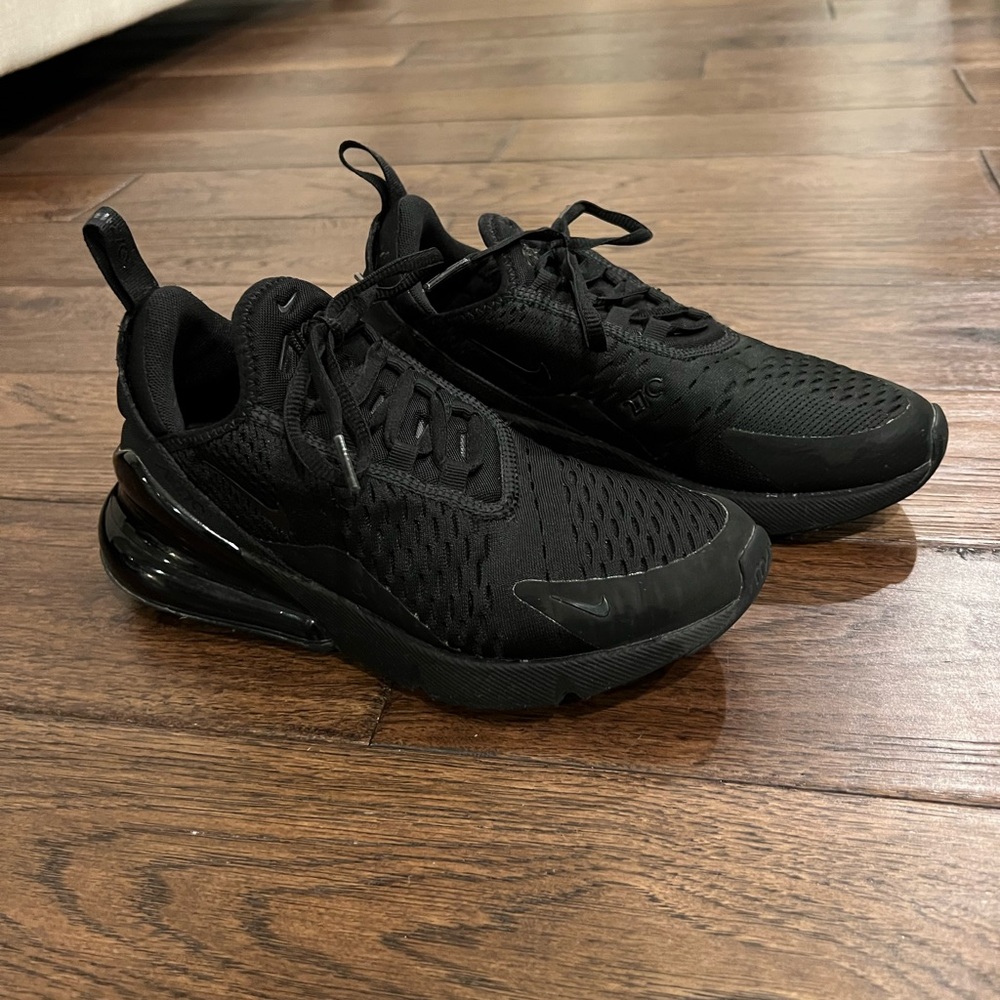 Nike Air Max 270 Women’s size 7